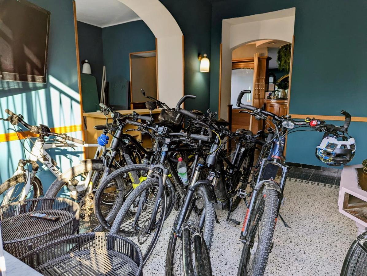 Albium Hotel 알벤가 외부 사진